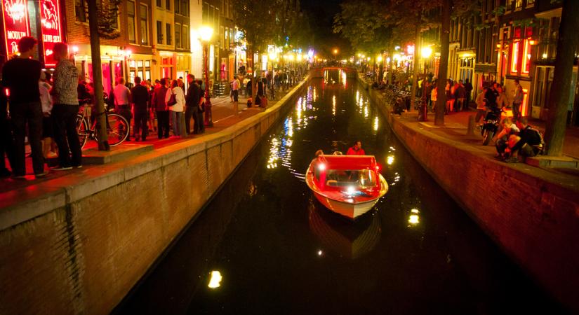 Többszintes „erotikus központot” építenének a hollandiai vörös lámpás negyed helyére