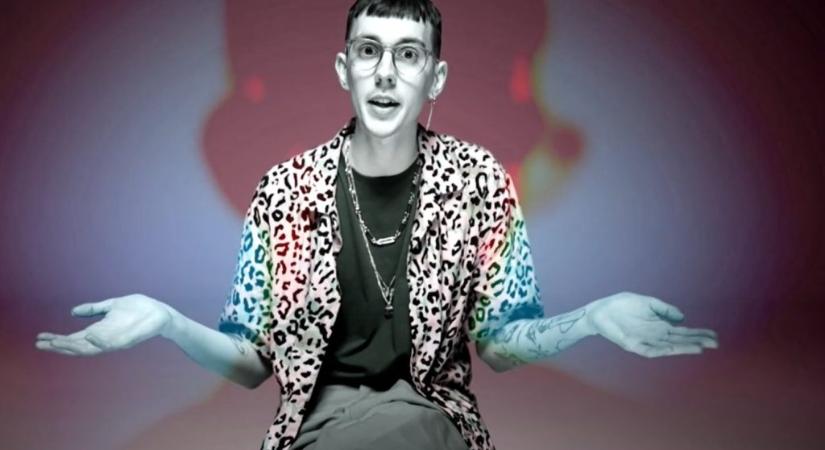 VV Ákos: Bárki, aki farmernadrágot felvesz, az egy proli csöves