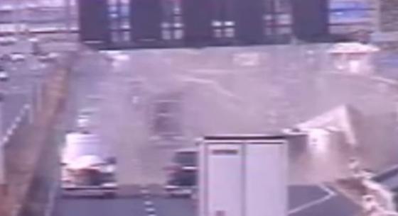 Luxusterepjáró okozott durva balesetet az M1-es autópályán - videó