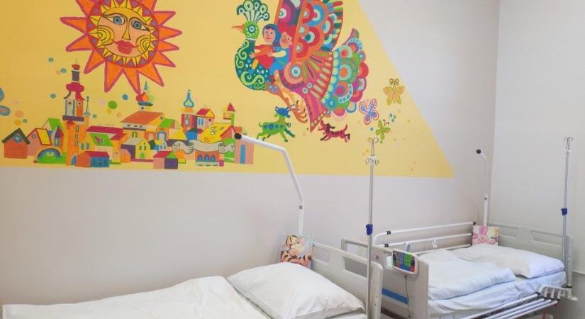 A Komáromi Kórház betegei új ágyakat kapnak