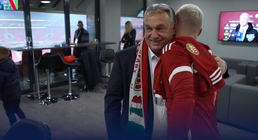 Orbán Viktornak és Szijjártó Péternek adta utolsó válogatott mezeit Dzsudzsák Balázs