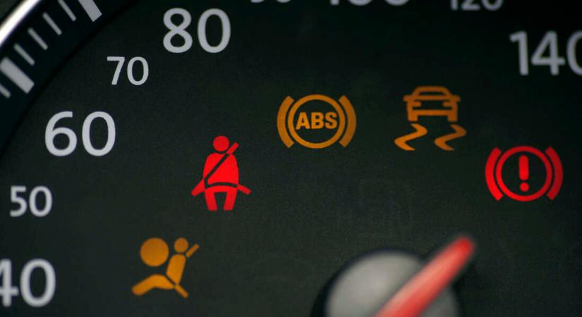 Felismered az autó műszerfalán felvillanó jelzéseket? – WMN-kvíz