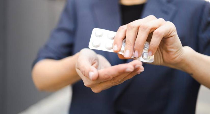 Nem tudod lenyelni a túl nagy tablettát? 6 mód, ami segít bevenni a gyógyszert