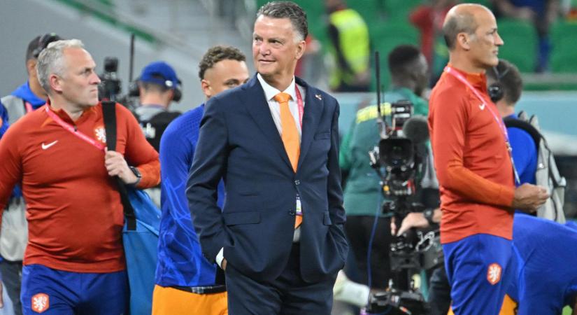 Az egy éve veretlen hollandok Afrika legjobbjai elleni kezdik a vb-szereplésüket
