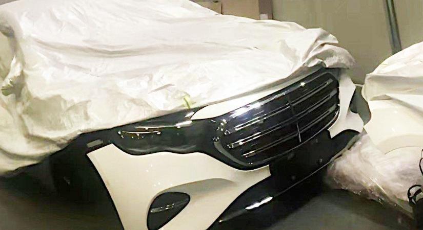 Álca nélkül: az új Mercedes-Benz E-osztály orra és műszerfala