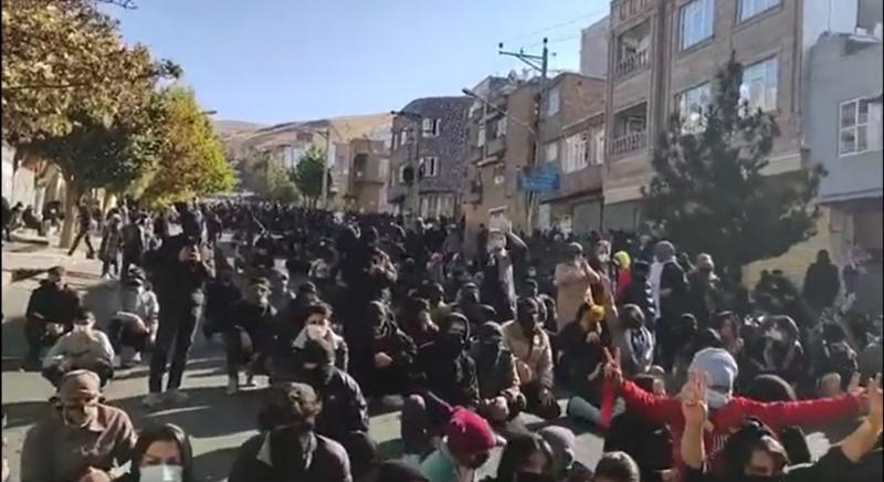 Irán fokozza a tiltakozások véres leverését a kurdisztáni térségben