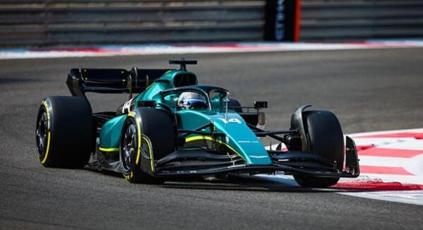 Alonso az Astonról: „Az autó versenyképes, a motor kiemelkedő”