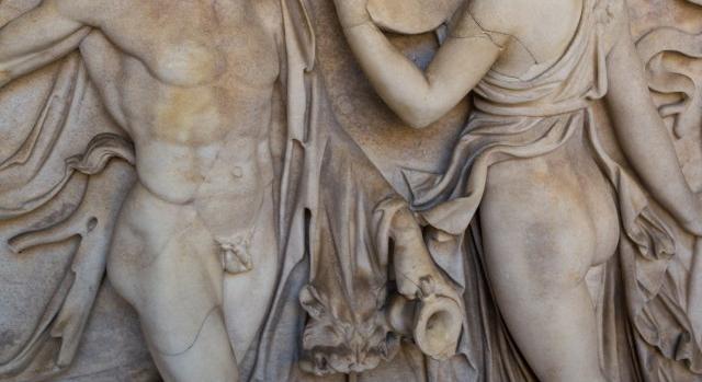 Miért ilyen kicsi a pénisze az ókori görög szobroknak?