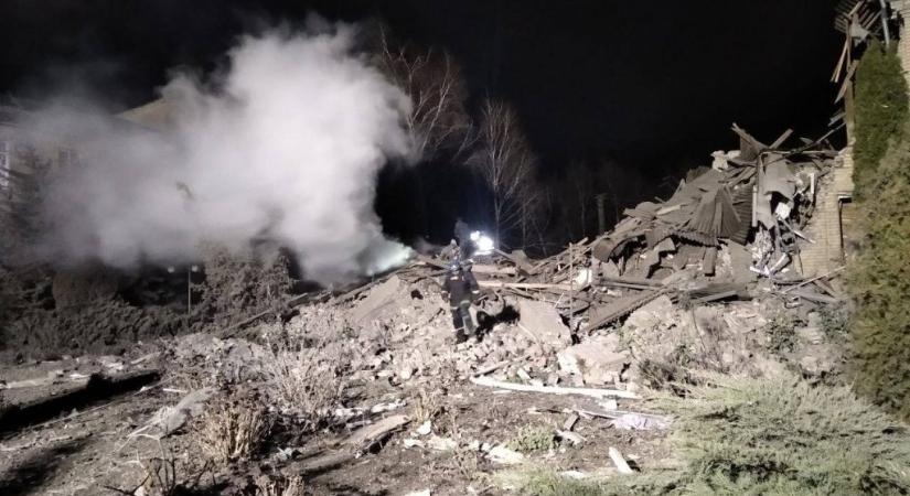 Légicsapás érte a zaporizzsjai szülészeti klinikát