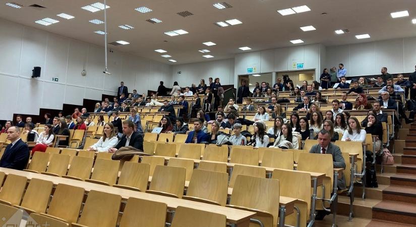 Kétszázhetven hallgató a Széchenyi Egyetem TDK-ján
