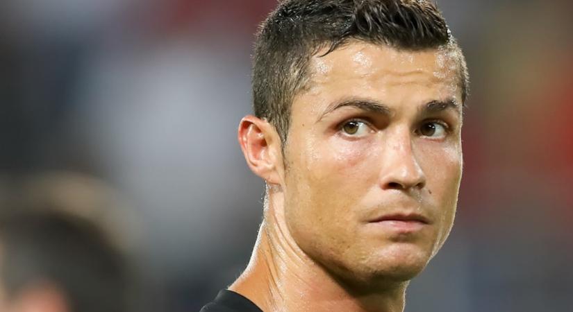 Hihetetlen: Cristiano Ronaldo elérte azt, ami még soha egy embernek sem sikerült a világon, kivételesen nem a futballpályán virított nagyot