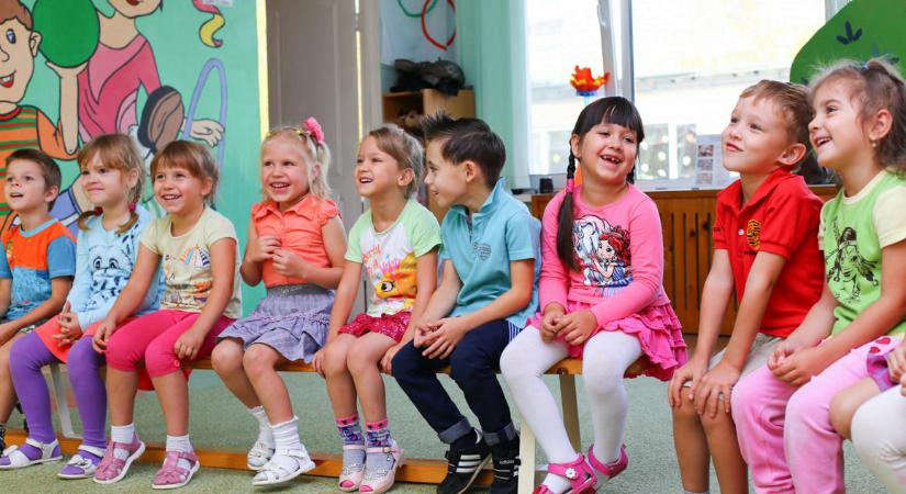 Az ukrajnai menekült gyerekeknek nem felzárkóztatásra, hanem pozitív élményekre lenne szükségük az iskolában