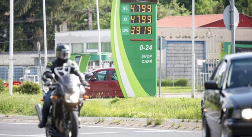 Egyre olcsóbb az üzemanyag - Meddig esik?