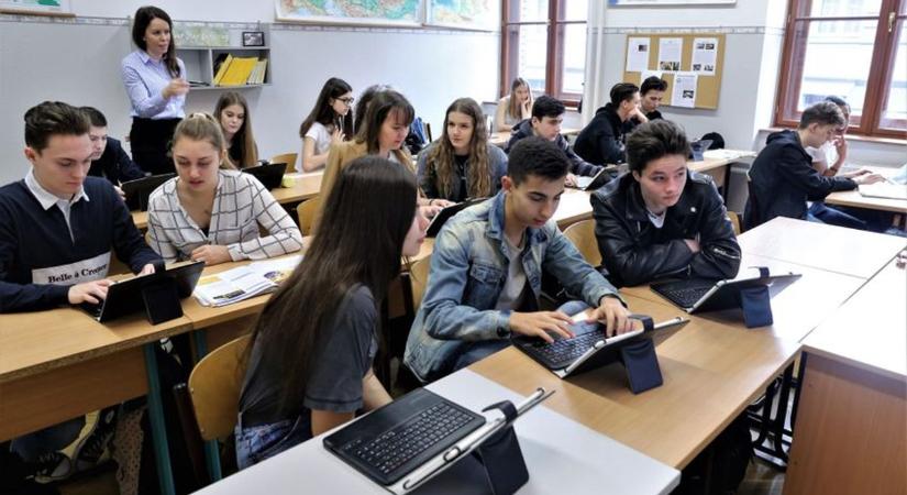Négy napos tanulmányi út a határon túli magyar diákoknak