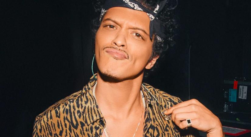 40 éves lett Bruno Mars felesége - Pikáns képeivel lett modell - Fotók