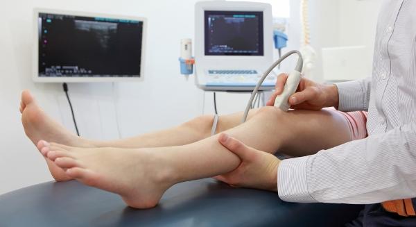 A lábfájdalom okai: ezeket a betegségeket mutatja ki az ízületi ultrahang