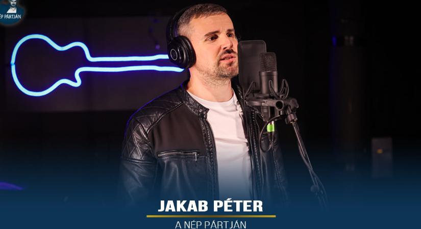 Jakab Majkának: Én otthagytam a Jobbikot, de te még mindig a TV2-t tolod