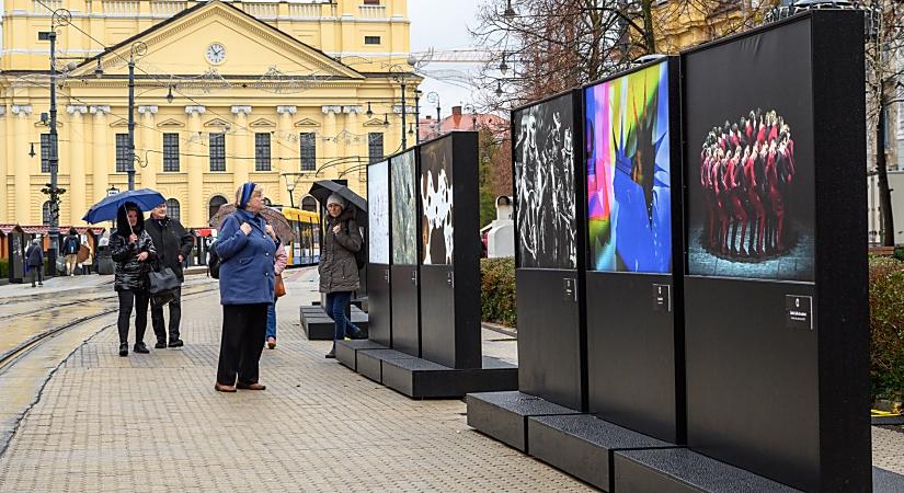 Debreceni alkotók munkáit is megismerhetik az érdeklődők a Magyarország 365 fotópályázat vándorkiállításán – fotókkal