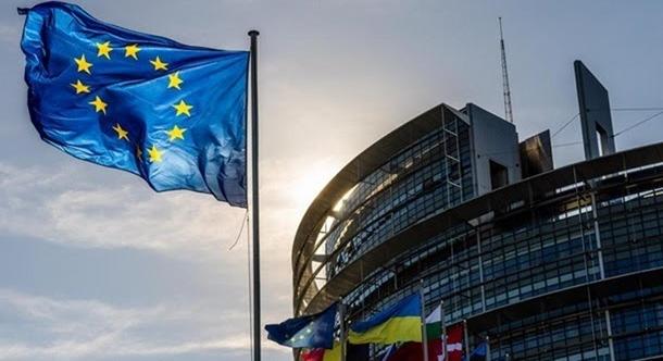 Jóváhagyta az EP az Ukrajna 2023-as finanszírozási szükségleteit fedező 18 milliárd eurós hitelt