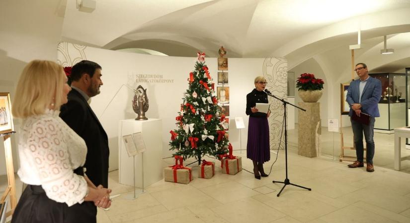 A karácsony témájában rendeztek kiállításokat Szegeden - Galéria