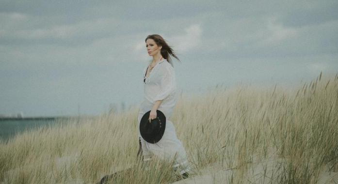 A közöny a nő halálcsókja