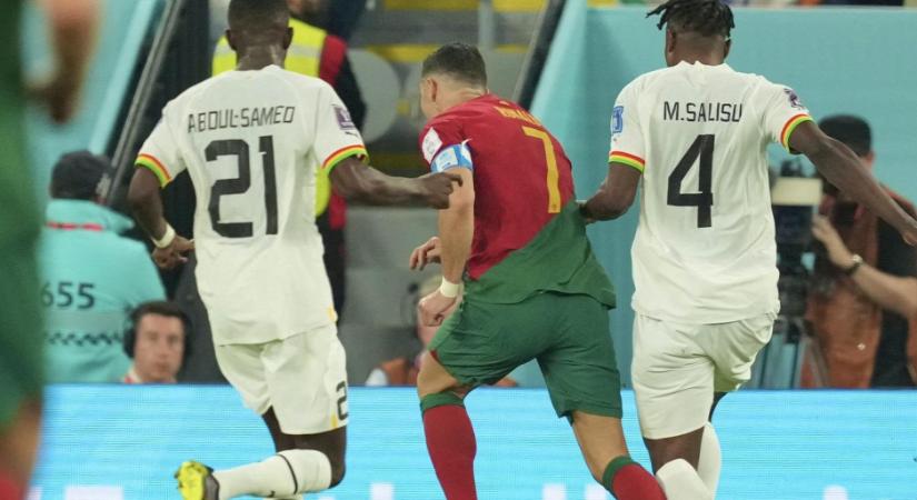 Őrjöngenek a ghánaiak Ronaldo műesése miatt