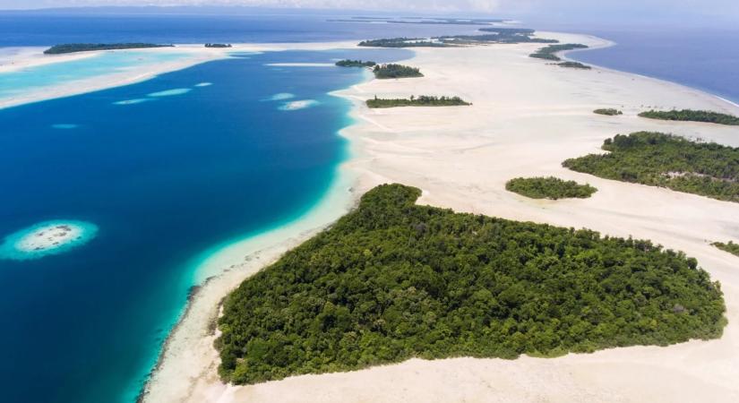 Száz álomszép szigetet ad el egyben Indonézia