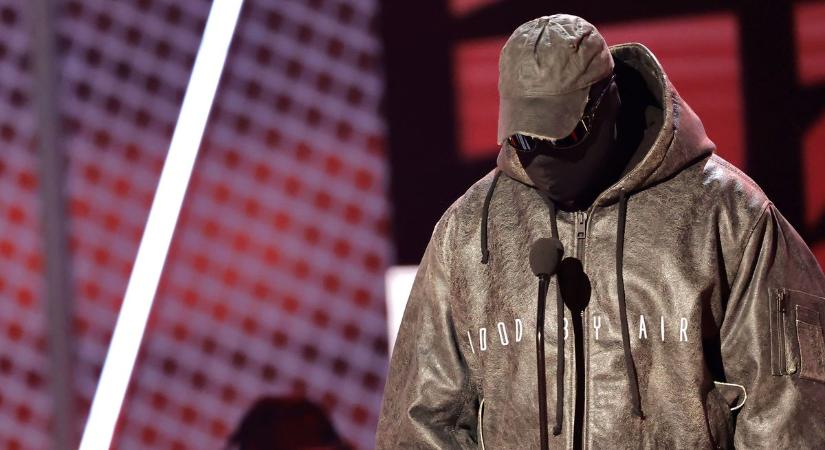 Az Adidas vizsgálatot indít a Kanye West ellen, mert a munkamegbeszéléseken szexfelvételeket mutogatott