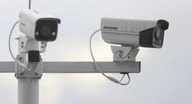A brit kormány leszerelteti az érzékeny helyekről a kínai térfigyelő kamerákat