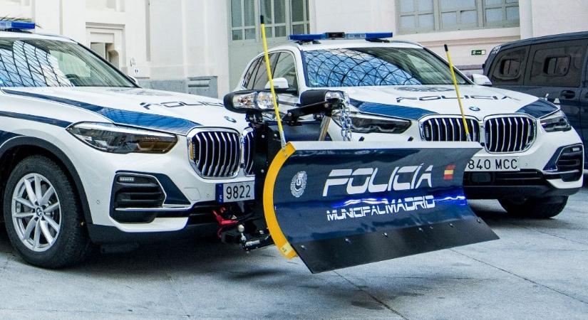 Hótolót is kapott a legújabb rendőr-BMW