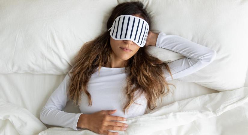 Tuti alvási pozíciók éjszakára, hogy kevésbé ráncosodjon az arcod