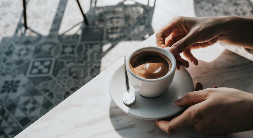 Szívbetegség: napi 3-5 csésze kávé hogyan hat a szívre?