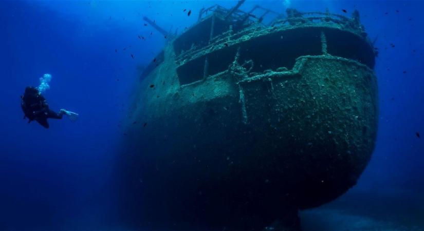 150 éve elsüllyedt, kincsekkel teli hajót találtak a Jangce mélyén - videón a kiemelés pillanatai