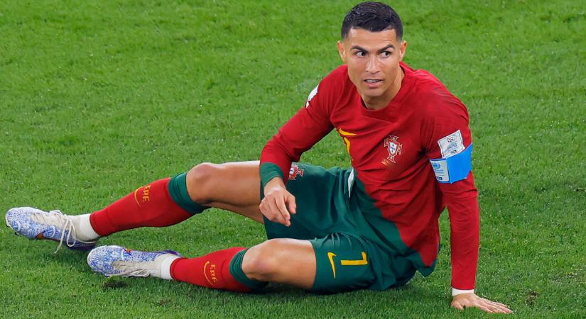 Cristiano Ronaldo a nadrágjába nyúlt, majd megevett valamit