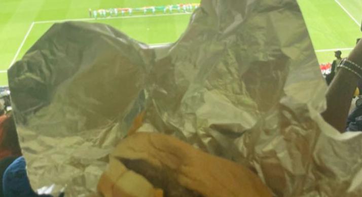 Látni kell, micsoda pazar burgert adtak 4 ezer forintért a katari focivébén