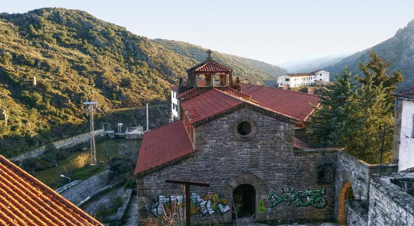 100 millió forintért miénk lehet egy spanyol hegyi falu