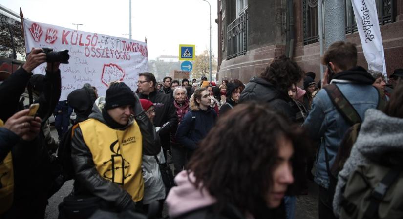 Újra tüntetnek az oktatásért Budapesten