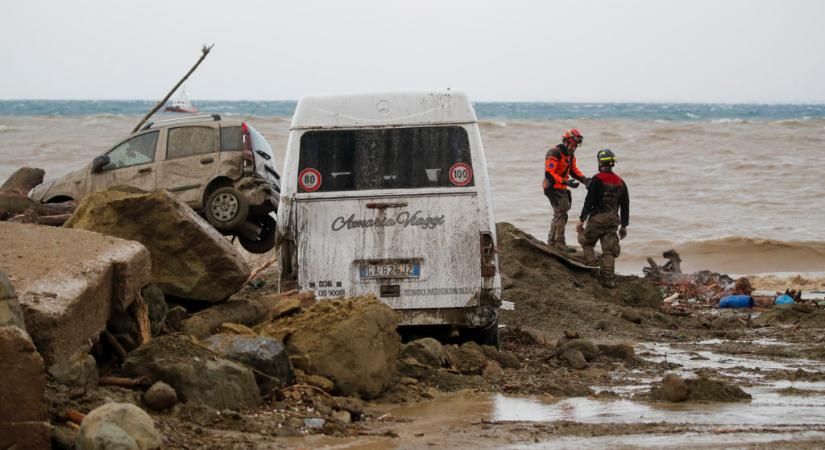 Halálos áldozata is van az olaszországi földcsuszamlásnak, sokan eltűntek