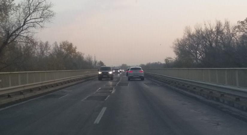 Most a 47-es főút négysávosítását ígérte Lázár, de a kampányban említett algyői Tisza-híd fejlesztéséről hallgat a tárcája