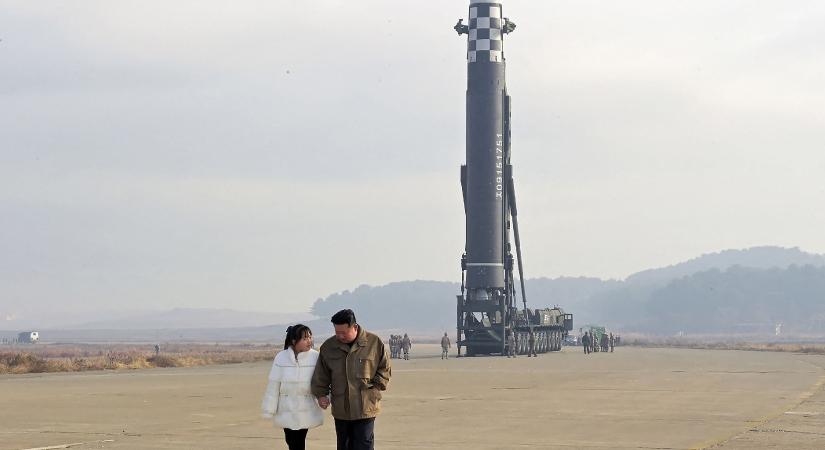 Kim Dzsongun a világ legerősebb nukleáris erejévé tenné Észak-Koreát