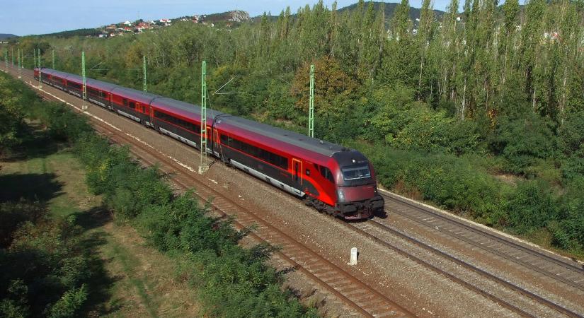 Egész Ausztriában leáll a vonatközlekedés hétfőn