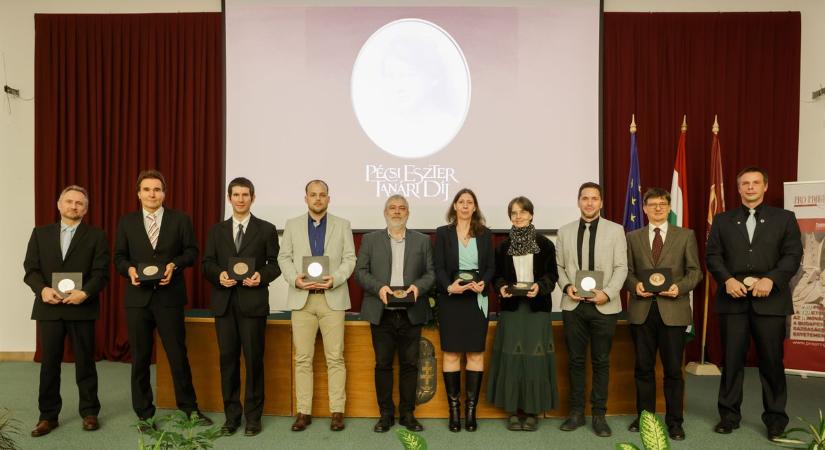 Pécsi Eszter tanári díjat vehetett át a nyíregyházi Zsigó Zsolt