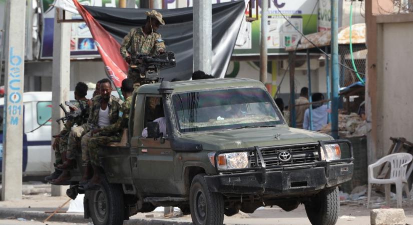 Terroristák megtámadtak egy hotelt Szomália fővárosában