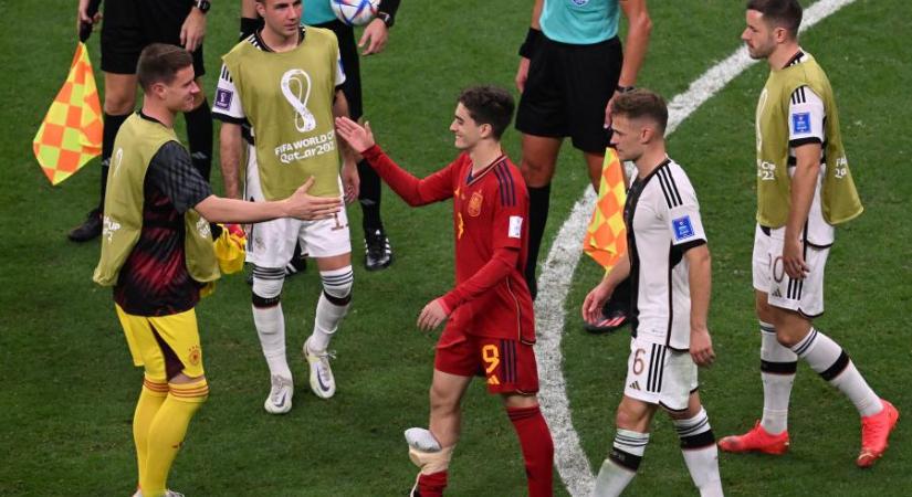 Döntetlent játszott a spanyol és a német válogatott a vb első nagyobb derbijén