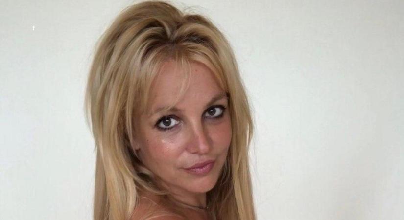 Britney Spears ismét meztelen képpel sokkolta rajongóit: "Kérem, valaki vegye el tőle a telefonját" - fotó