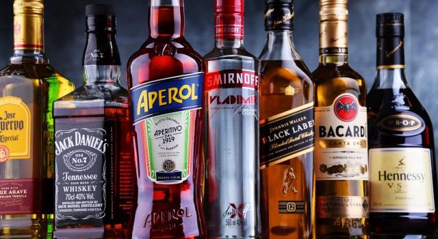 Több mint 350 millió forint értékű alkoholt árverez el a NAV