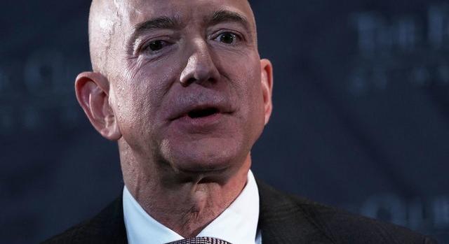 Jeff Bezos: "Eladakoznék majdnem 124 milliárd dollárt, de ez nagyon nehéz"