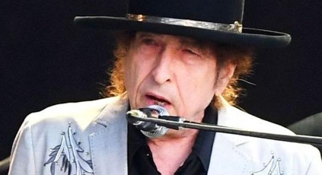 Bocsánatkérésre kényszerült Bob Dylan az autogram-botrány miatt