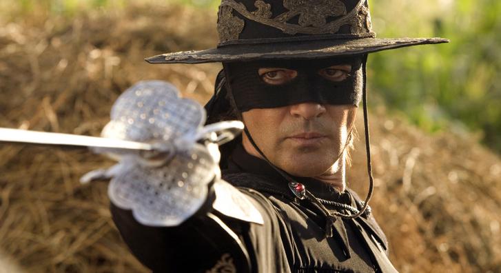 Antonio Banderas elmondta, kit látna szívesen a következő Zorroként