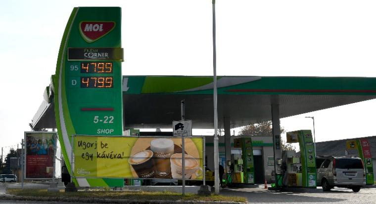 Fidesz: üzemanyaghiányt a dollárbaloldal okozna